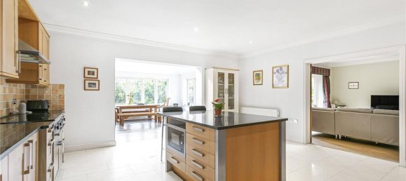 5 bedrooms House in Hadley Wood, United Kingdom No. 6574 2