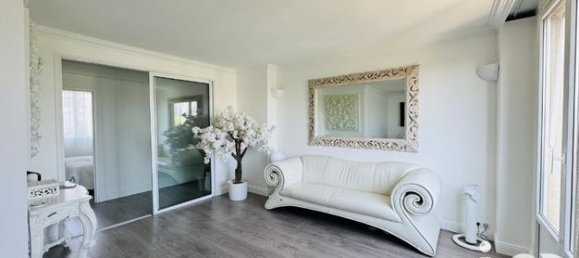 Квартира с 3 спальнями в Ле Павийон-су-Буа, Франция № 300216 2