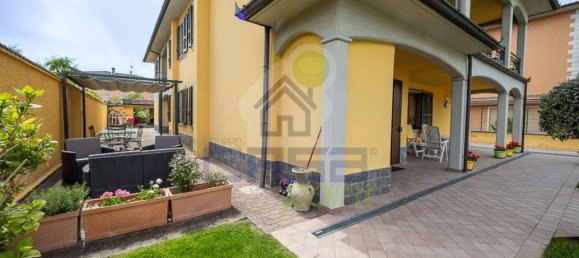 6 rooms Villa in Chignolo Po, Italy No. 89874 6