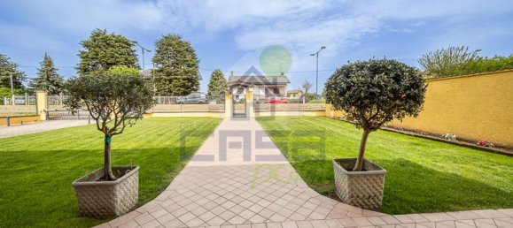 6 rooms Villa in Chignolo Po, Italy No. 89874 5