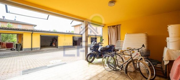 6 rooms Villa in Chignolo Po, Italy No. 89874 19