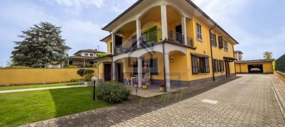 6 rooms Villa in Chignolo Po, Italy No. 89874 4