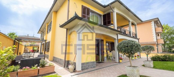 6 rooms Villa in Chignolo Po, Italy No. 89874 8