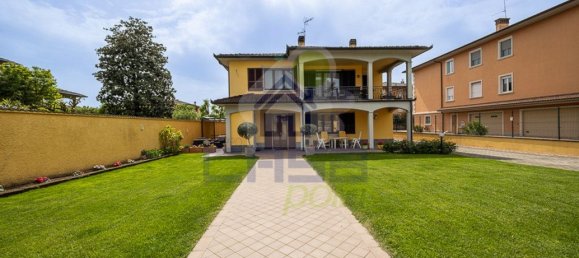 6 rooms Villa in Chignolo Po, Italy No. 89874 3
