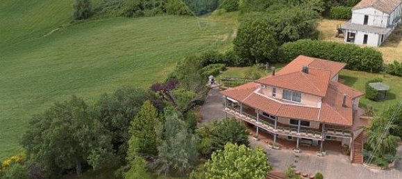 Вилла с 24 комнатами в Фабриано, Италия № 8297 46