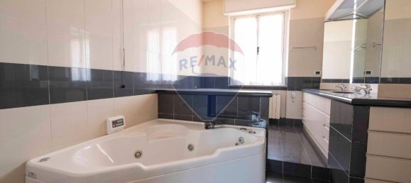 Вилла с 24 комнатами в Фабриано, Италия № 8297 28