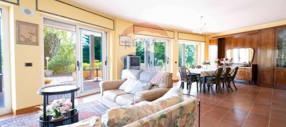 Вилла с 24 комнатами в Фабриано, Италия № 8297 12