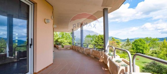 Вилла с 24 комнатами в Фабриано, Италия № 8297 23