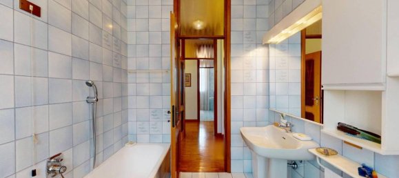 Вилла с 6 комнатами в Севезо, Италия № 40870 49