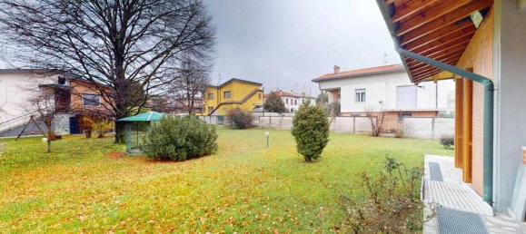 Вилла с 6 комнатами в Севезо, Италия № 40870 40