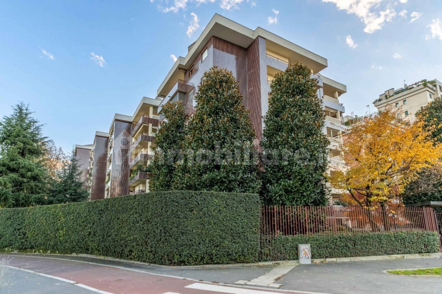 3 bedrooms Apartment in Milan, Italy No. 352245