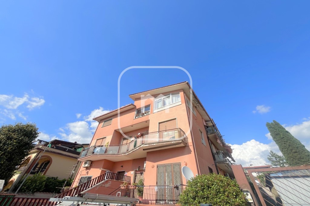 2 bedrooms Apartment in Rome, Italy No. 67947