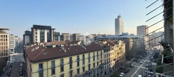 3 bedrooms Apartment in Milan, Italy No. 333209 10