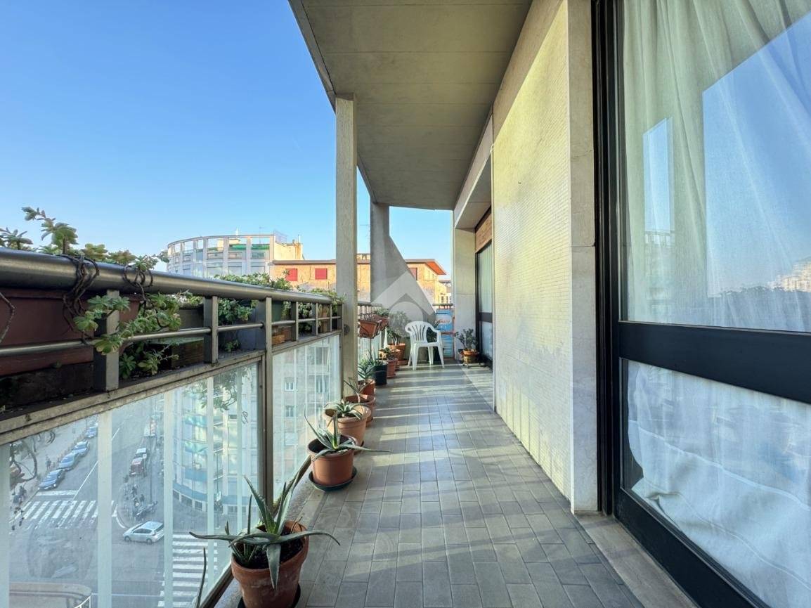 3 bedrooms Apartment in Milan, Italy No. 333209