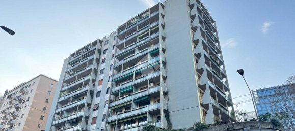 3 bedrooms Apartment in Milan, Italy No. 333209 28