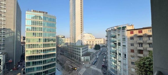 3 bedrooms Apartment in Milan, Italy No. 333209 17