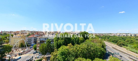 2 Schlafzimmer Penthouse in Rome, Italy, Nr. 327896 3