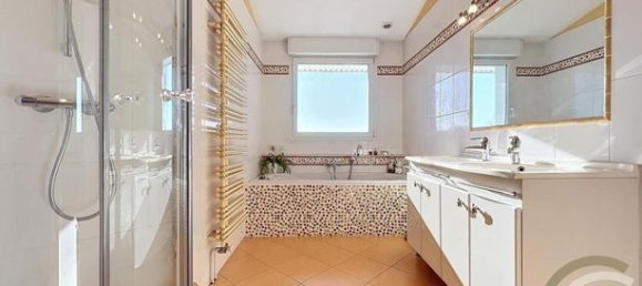 5 bedrooms House in Saint-Max, France No. 310117 17