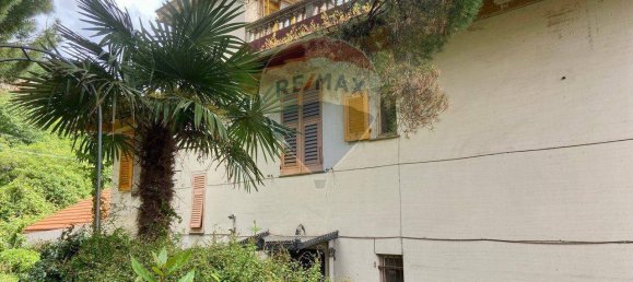 3 bedrooms Apartment in Genoa, Italy No. 191804 4