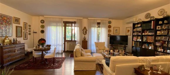 3 bedrooms Apartment in Modena, Italy No. 351627 7