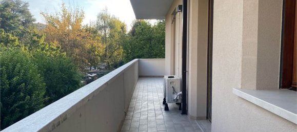 3 bedrooms Apartment in Modena, Italy No. 351627 17