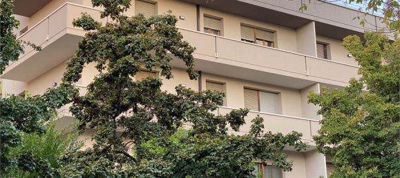 3 bedrooms Apartment in Modena, Italy No. 351627 2