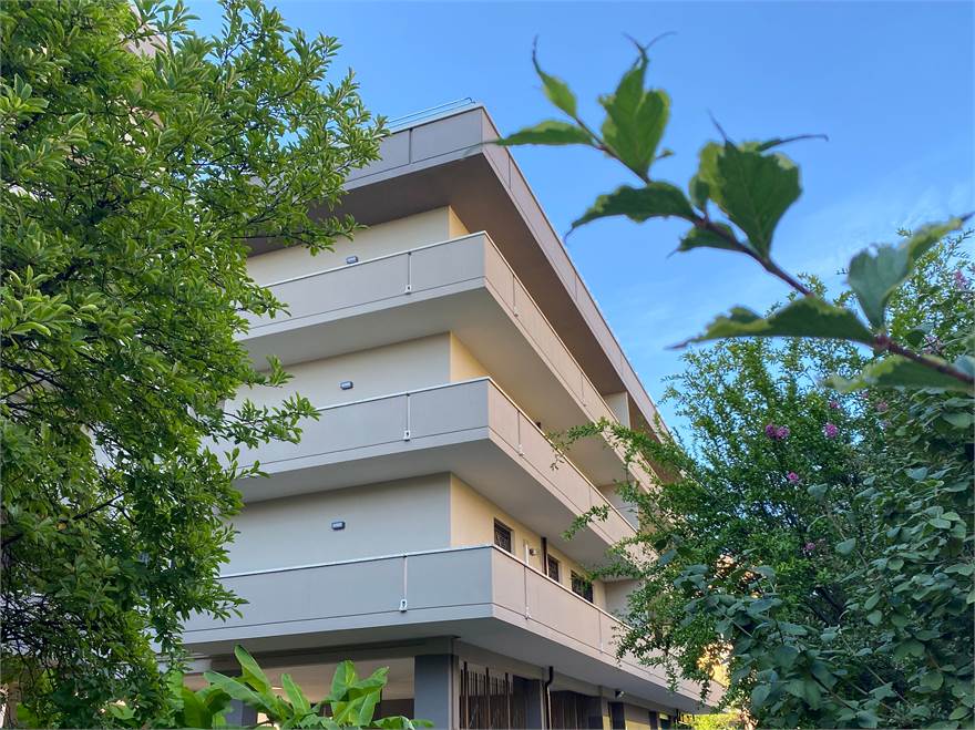 3 bedrooms Apartment in Modena, Italy No. 351627