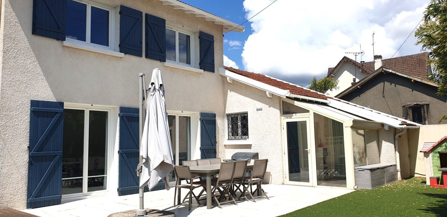 Дом с 3 спальнями в Конфлан-Сент-Онорин, Франция № 163476