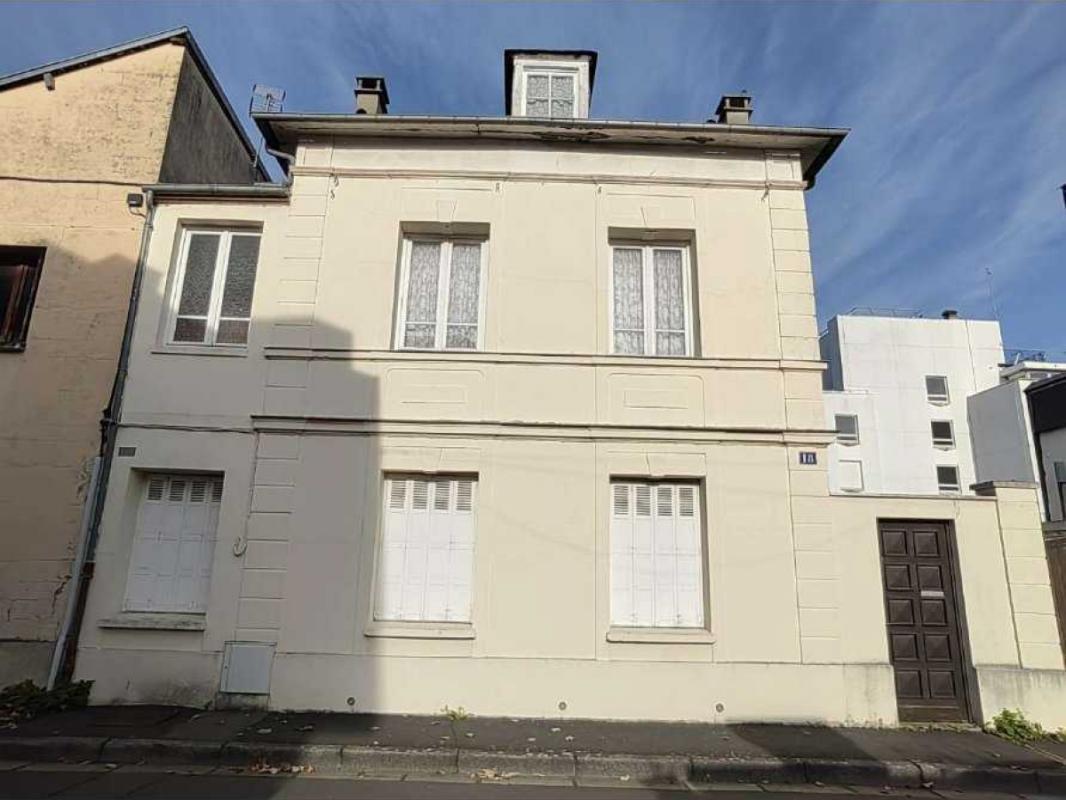 3 bedrooms House in Elbeuf, France No. 191887