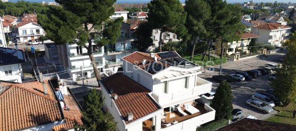 5 rooms Villa in Riccione, Italy No. 125926 2