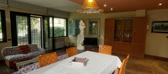 6 rooms Villa in Carrara, Italy No. 189024 2