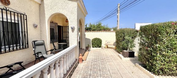 4 bedrooms House in La Marina, Spain No. 174658 3