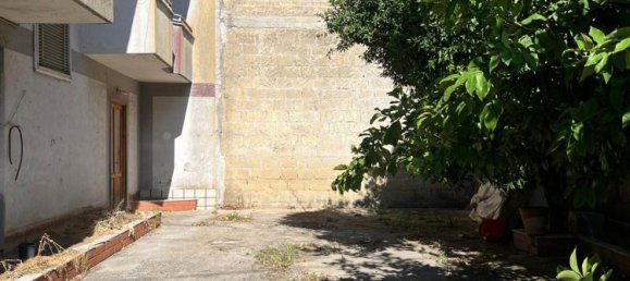 8 bedrooms House in San Cipriano d'Aversa, Italy No. 325700 4