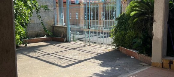 8 bedrooms House in San Cipriano d'Aversa, Italy No. 325700 2