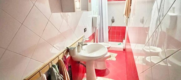 3 bedrooms Apartment in Naples, Italy No. 258523 7