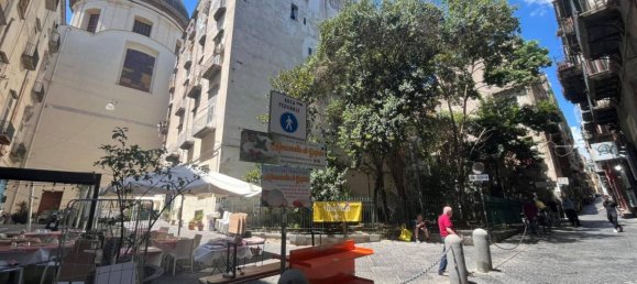 3 bedrooms Apartment in Naples, Italy No. 258523 5