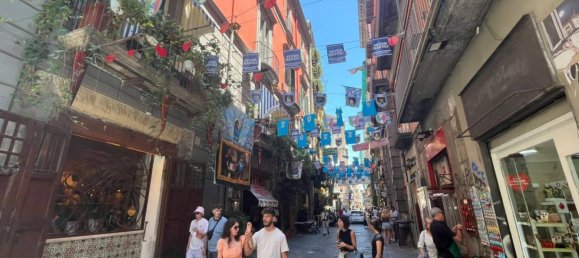 3 bedrooms Apartment in Naples, Italy No. 258523 4