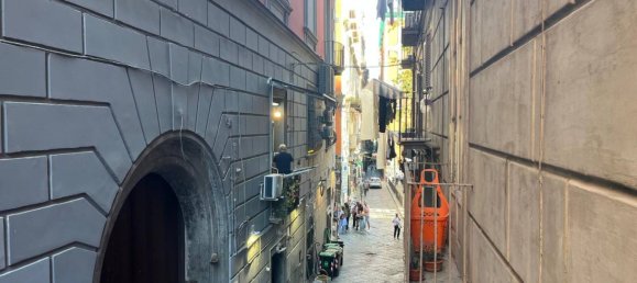 3 bedrooms Apartment in Naples, Italy No. 258523 2