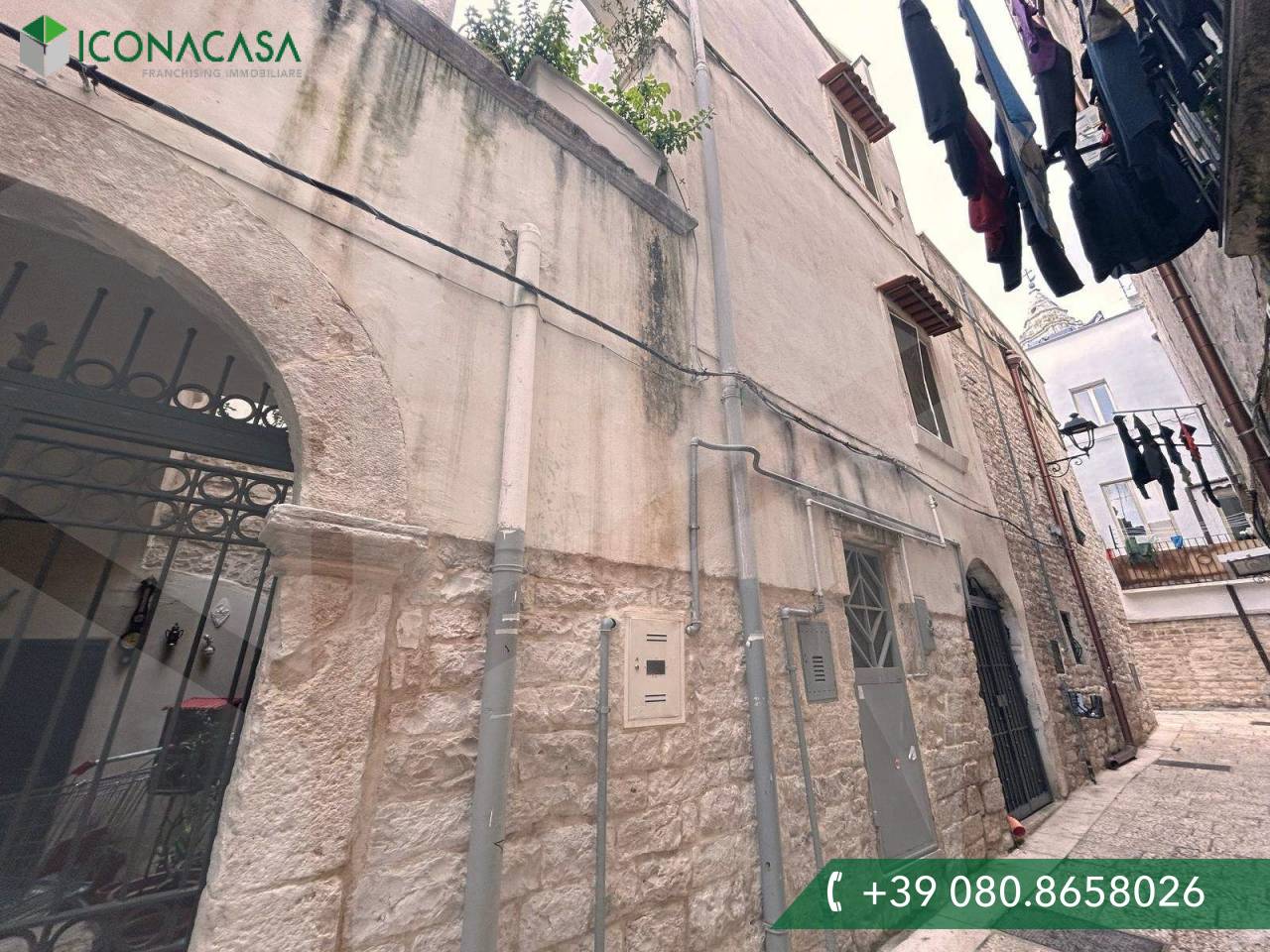 Casa de 3 habitaciónes en Bitetto, Italy No. 23050