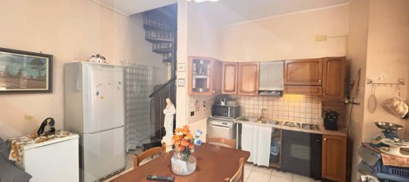 Casa de 3 habitaciónes en Bitetto, Italy No. 23050 23