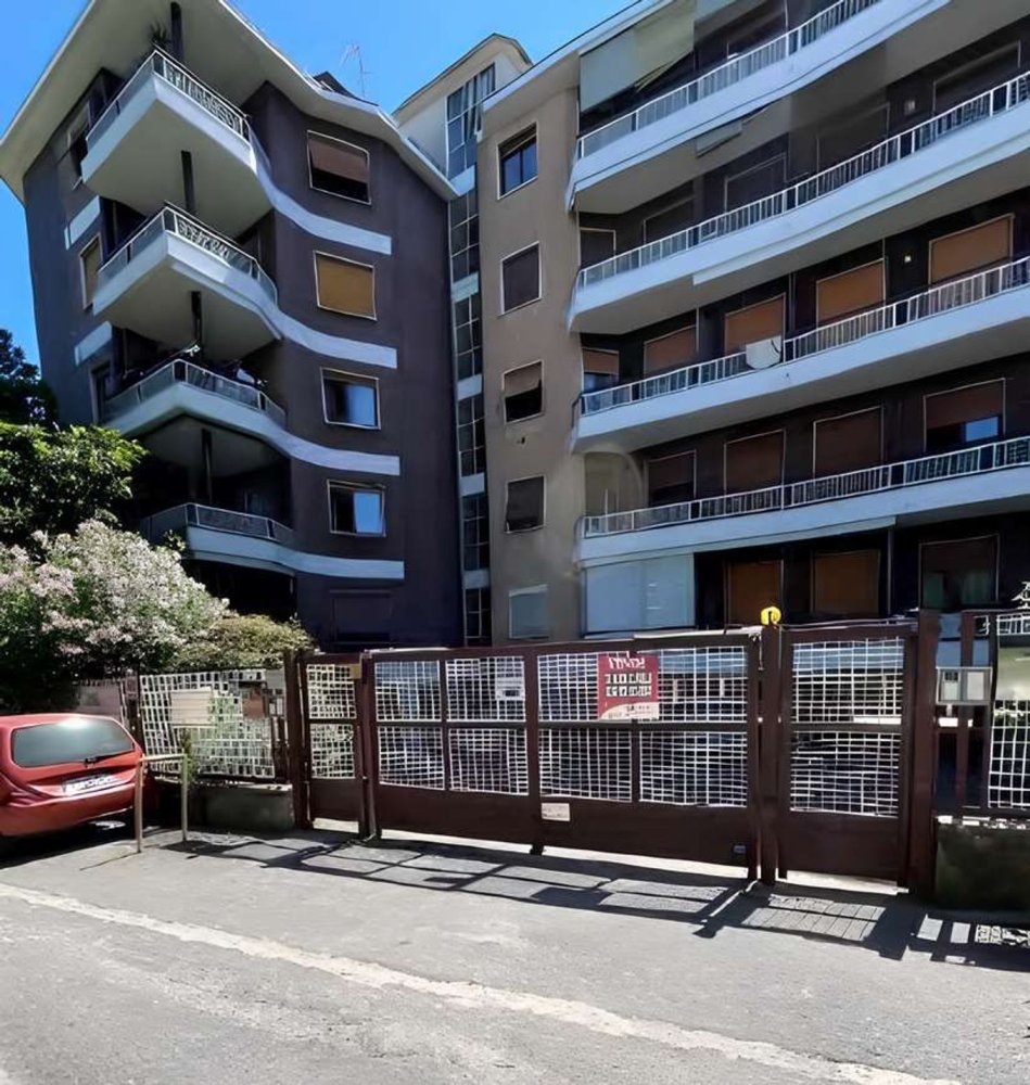 Apartamento de 4 divisões em Merate, Italy N.º 5227