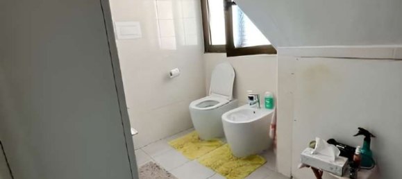 Apartamento de 4 divisões em Merate, Italy N.º 5227 8