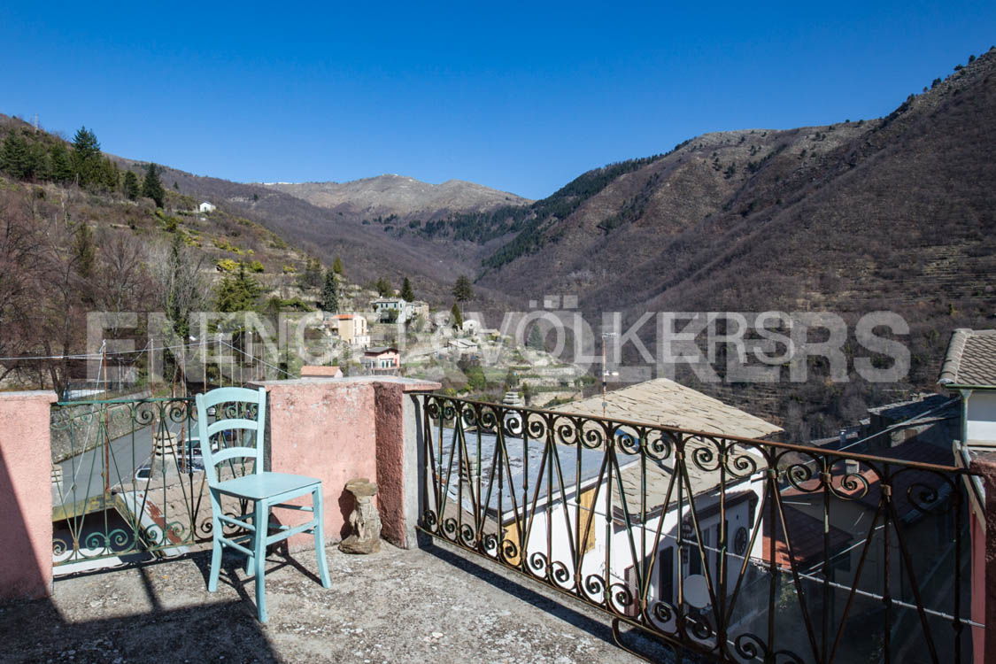 2 bedrooms House in Montalto Carpasio, Italy No. 106334