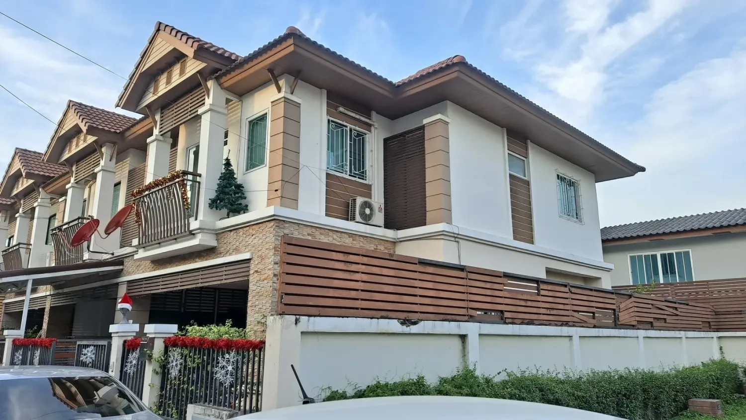 Adosado de 3 dormitorios en Nonthaburi, Thailand No. 72413