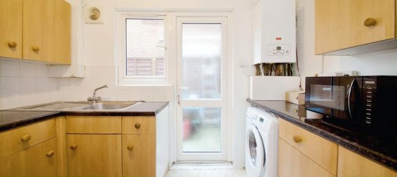 2 bedrooms Apartment in London, United Kingdom No. 11648 2