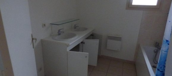 2 bedrooms House in Estissac, France No. 40897 4