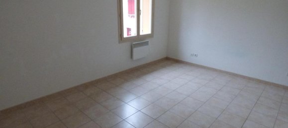 2 bedrooms House in Estissac, France No. 40897 3