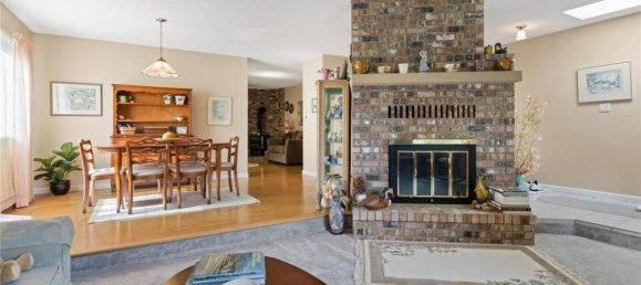 3 bedrooms House in British Columbia, Canada No. 1147 12