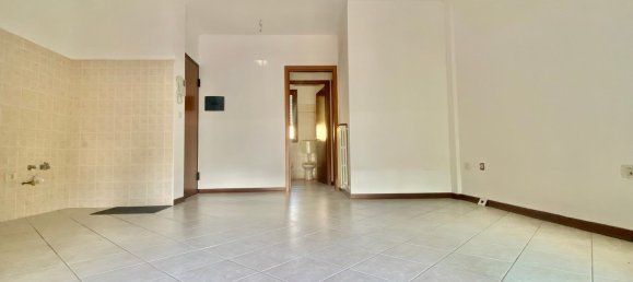 Квартира с 2 спальнями в Ченто, Италия № 355146 16