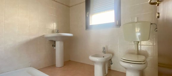 Квартира с 2 спальнями в Ченто, Италия № 355146 26